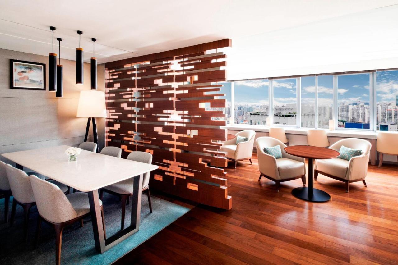 Courtyard By Marriott Seoul Times Square Hotel Exterior photo