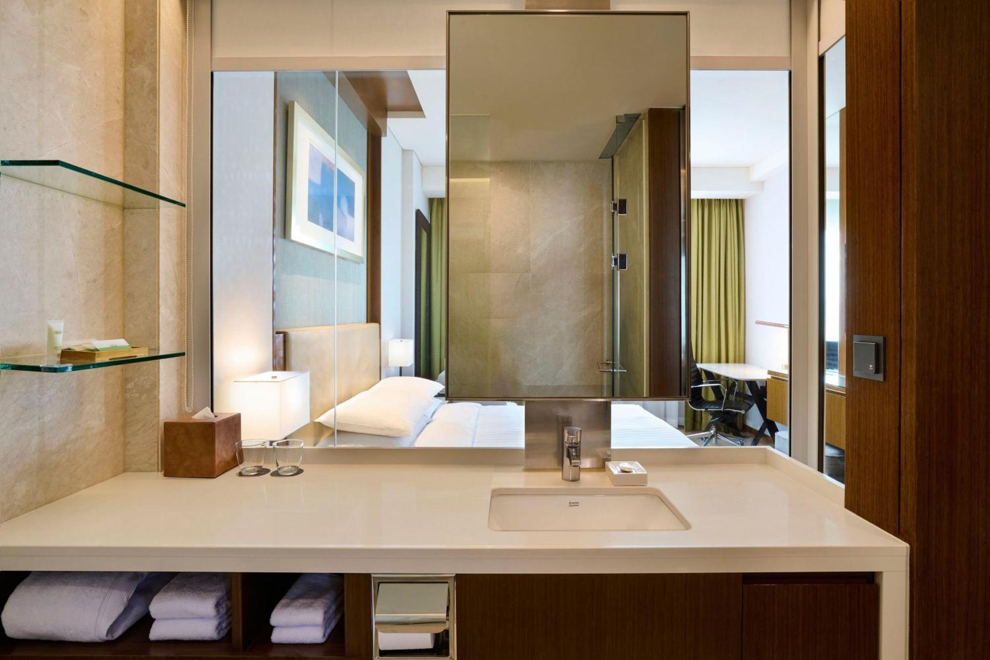 Courtyard By Marriott Seoul Times Square Hotel Exterior photo