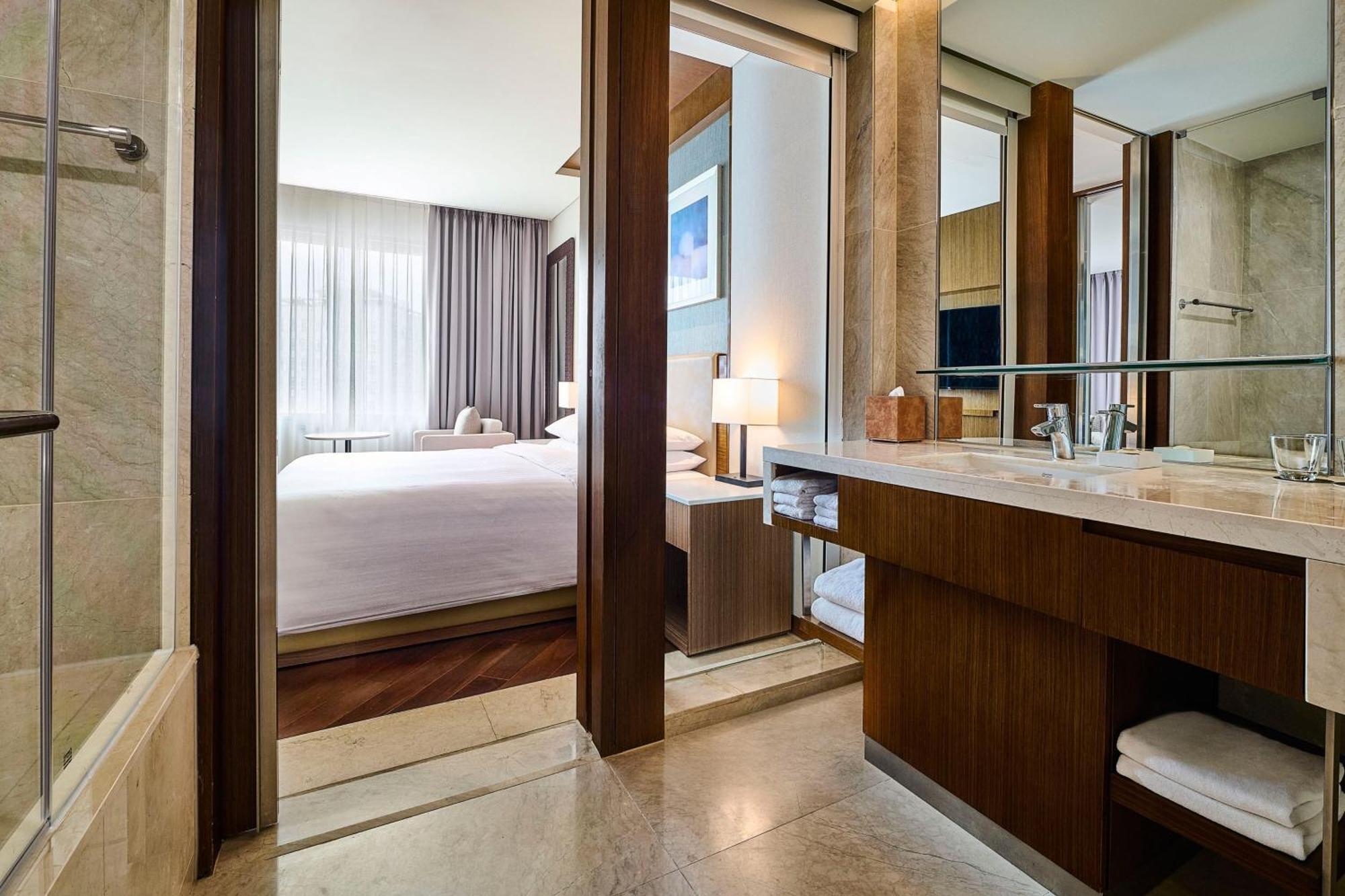 Courtyard By Marriott Seoul Times Square Hotel Exterior photo